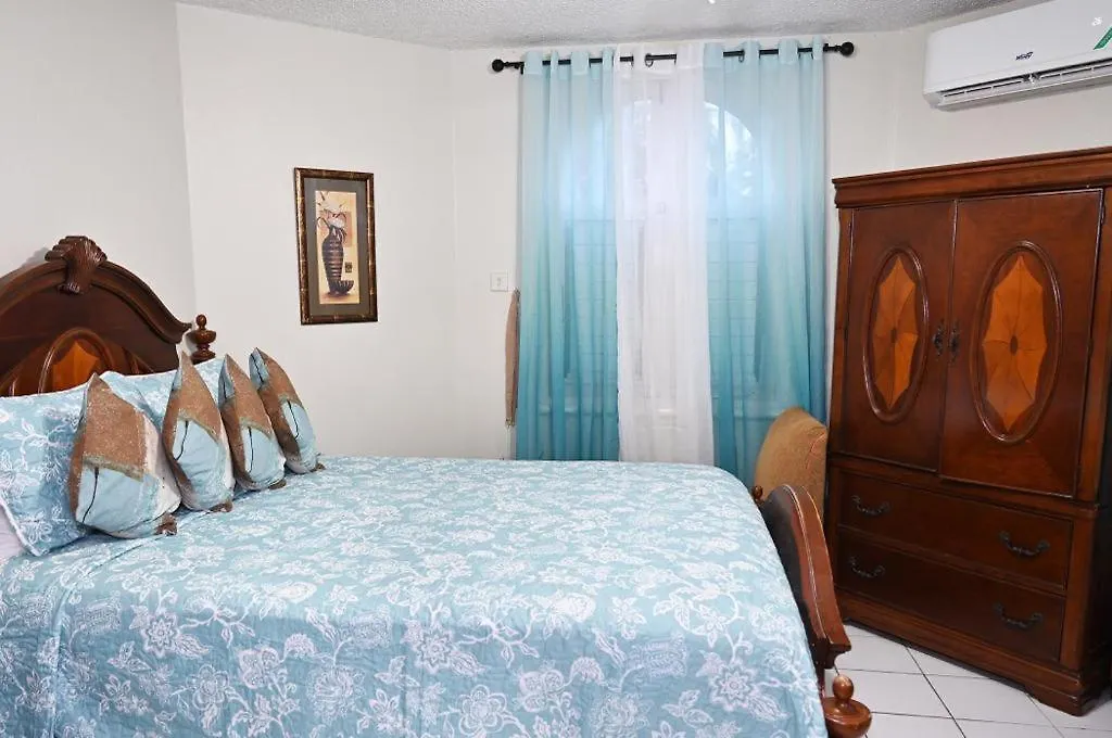 Deluxe Sandcastles Condos Ocho Rios Hotel apartamentowy